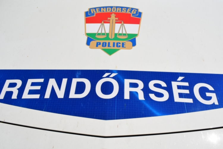 Baleset történt a Táti úton