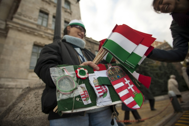 Eddig három letelepedési kötvény kelt el