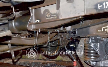 Befejezték a gázolaj átfejtését a Vépen felborult vasúti tartálykocsikból