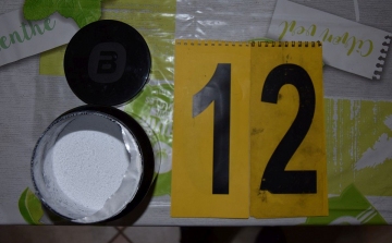 Elfogás: halálos drogot is árult az esztergomi dílerpár és társuk - VIDEÓVAL