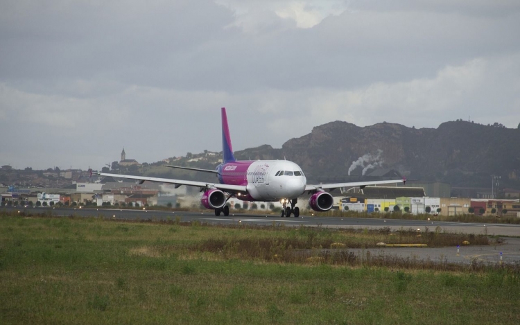 Automatikusan jóváírja a Wizz Air a törölt járatok viteldíjának 120 százalékát