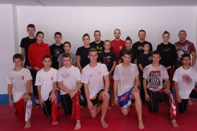 Döntőben bunyósaink! Helyzetjelentés a kick-box Eb-ről! 