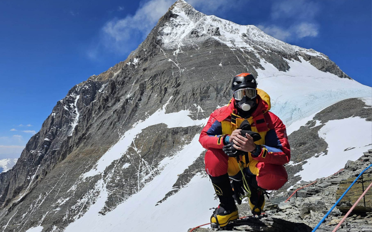 Megkezdte a csúcstámadást Suhajda Szilárd a Mount Everesten