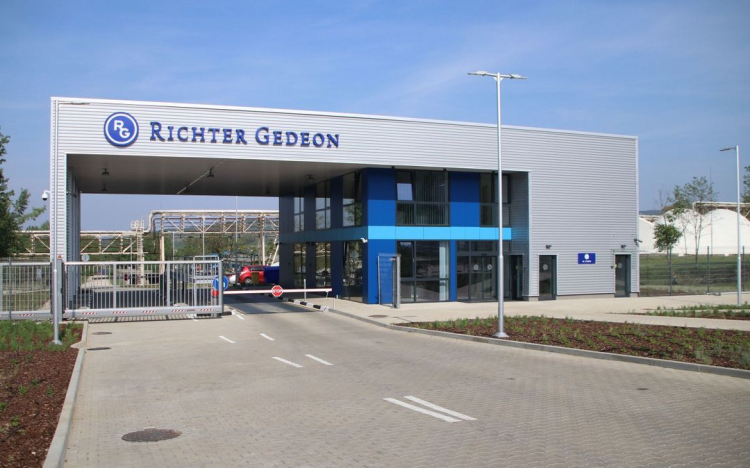 Negyvenegy iskolát támogat idén a Richter alapítványa