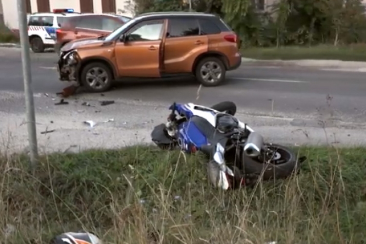 Autó és motor ütközött Leányváron - VIDEÓ