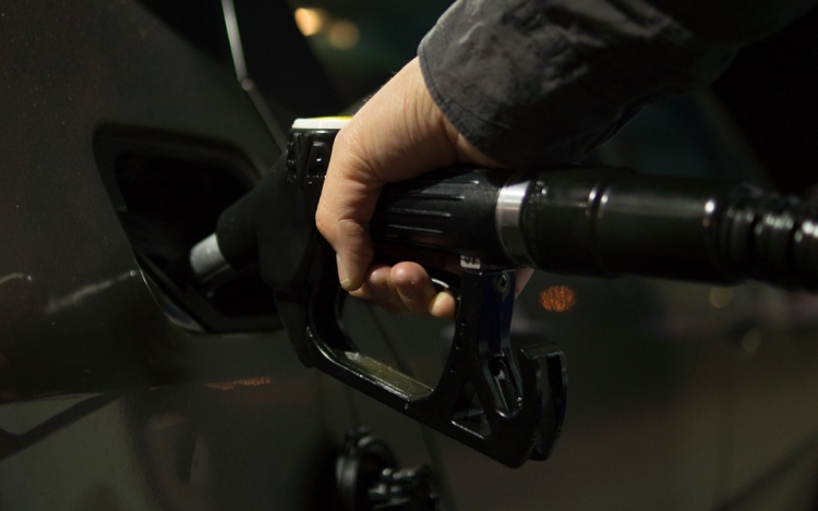 Emelkedik a benzin és a gázolaj ára