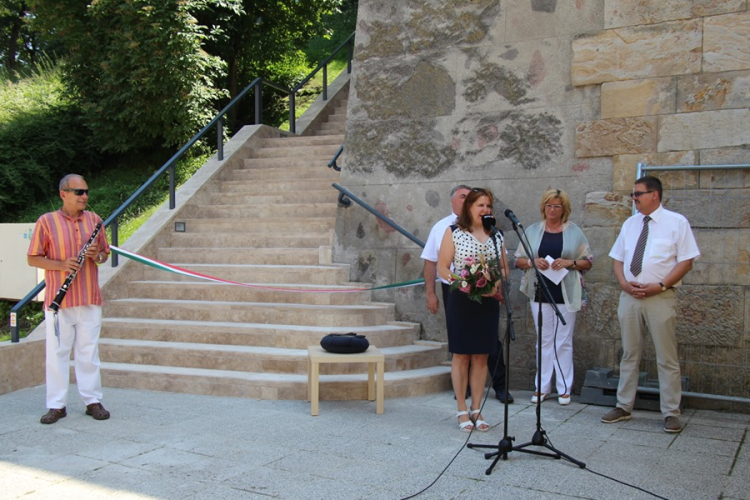 Felavatták az új lépcsősort a Bazilikánál