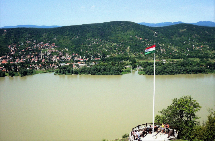 Kilátók épülnek a Duna két oldalán Esztergom és Komárom térségében