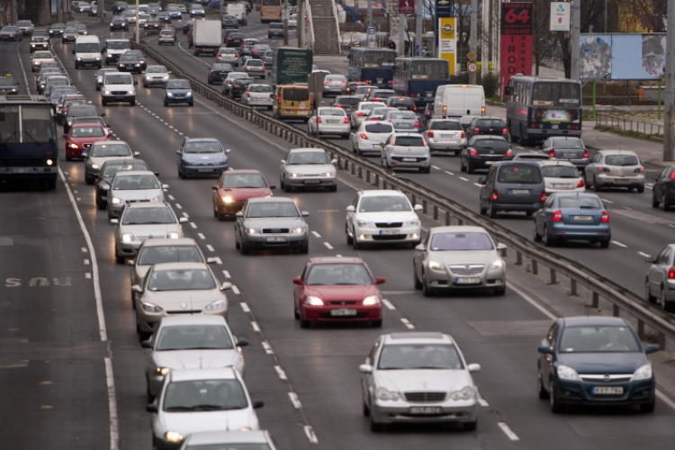 Fél órát ingázunk a munkába