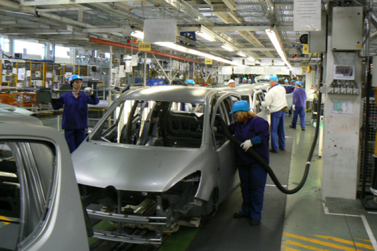 Stabil növekedés a jelmondat a Suzukinál – bővült a létszám