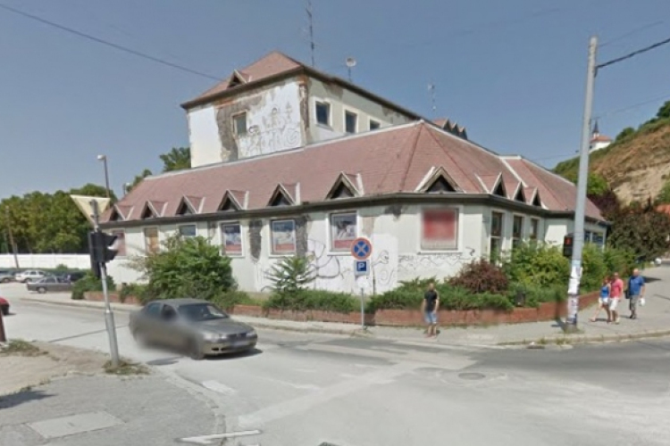 A Zöld-házzal együtt mégis megsemmisül a Molothow-liget