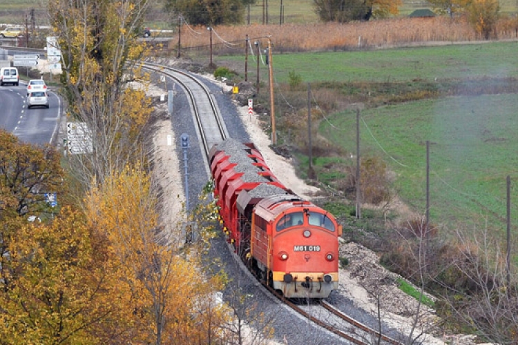 Újabb közbeszerzések az esztergomi vasútvonal esetében