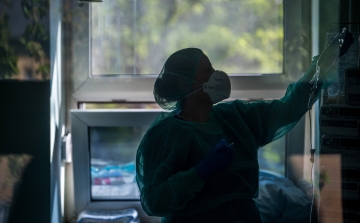 Koronavírus: Meghalt egy 41 éves, tatabányai egészségügyi dolgozó